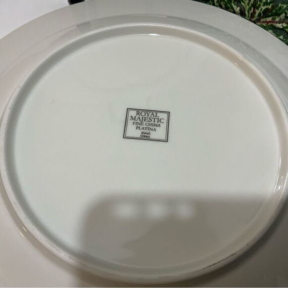 Royal Majestic fine platina 8446 10 1/2" Dinner Plate White set of 4 B7 - Picture 4 of 7